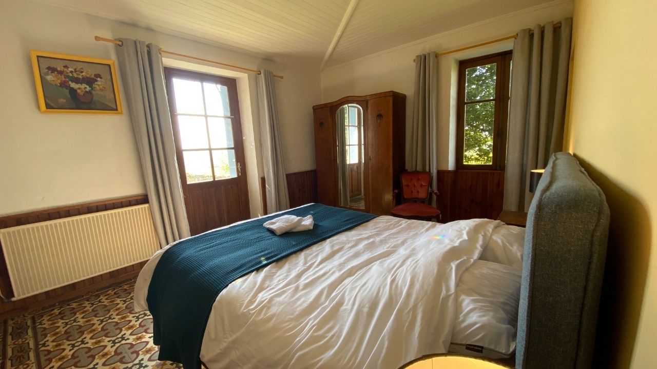la-boissiere-gite02-le-cerf-bedroom-view