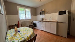 la-boissiere-gite01-le-rouge-gorge-kitchen